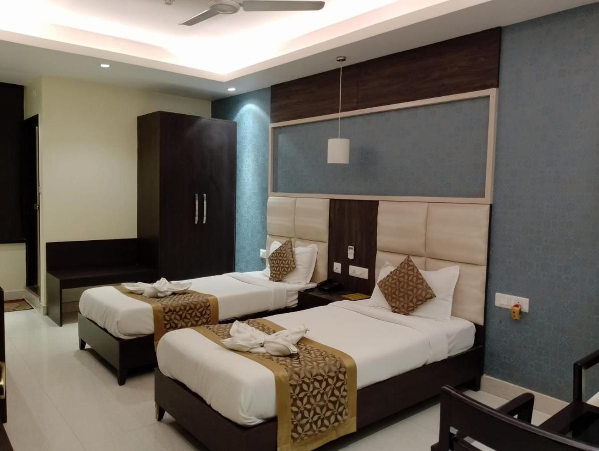 Hotel Solitaire Chinhat Zewnętrze zdjęcie