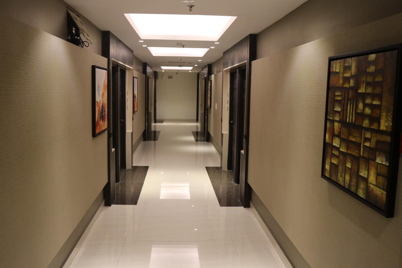 Hotel Solitaire Chinhat Zewnętrze zdjęcie