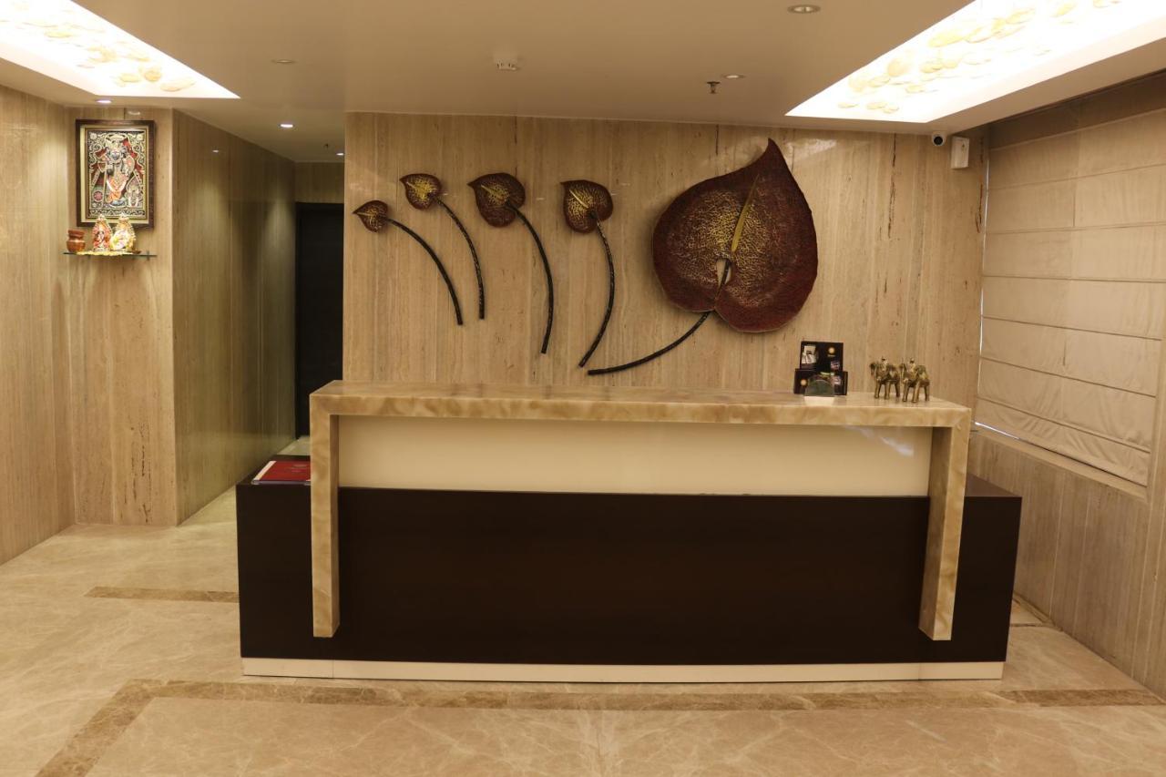 Hotel Solitaire Chinhat Zewnętrze zdjęcie