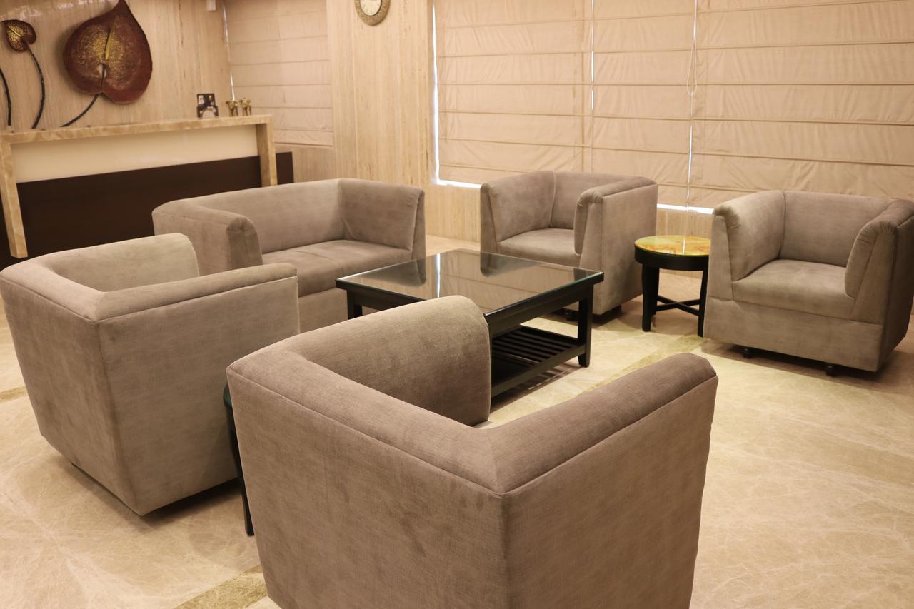 Hotel Solitaire Chinhat Zewnętrze zdjęcie
