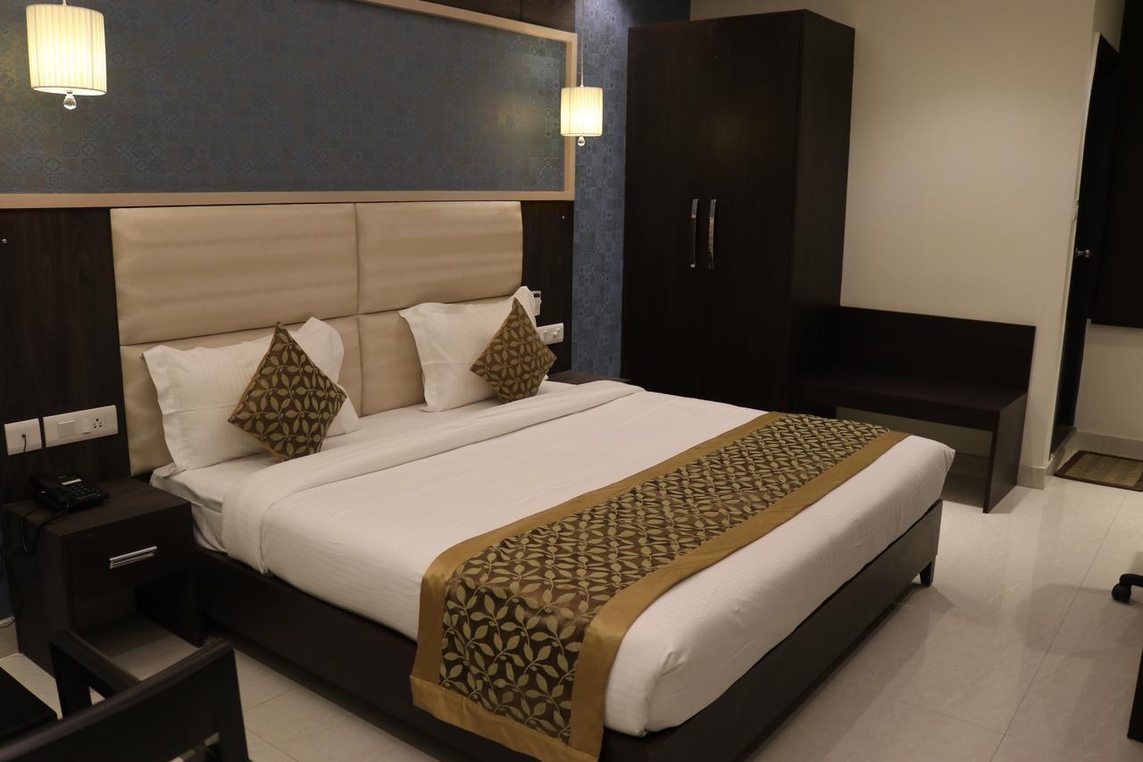 Hotel Solitaire Chinhat Zewnętrze zdjęcie