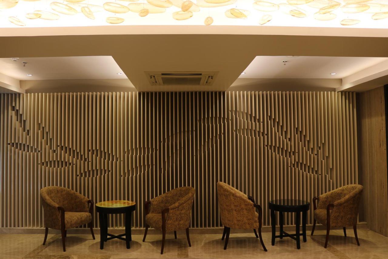 Hotel Solitaire Chinhat Zewnętrze zdjęcie