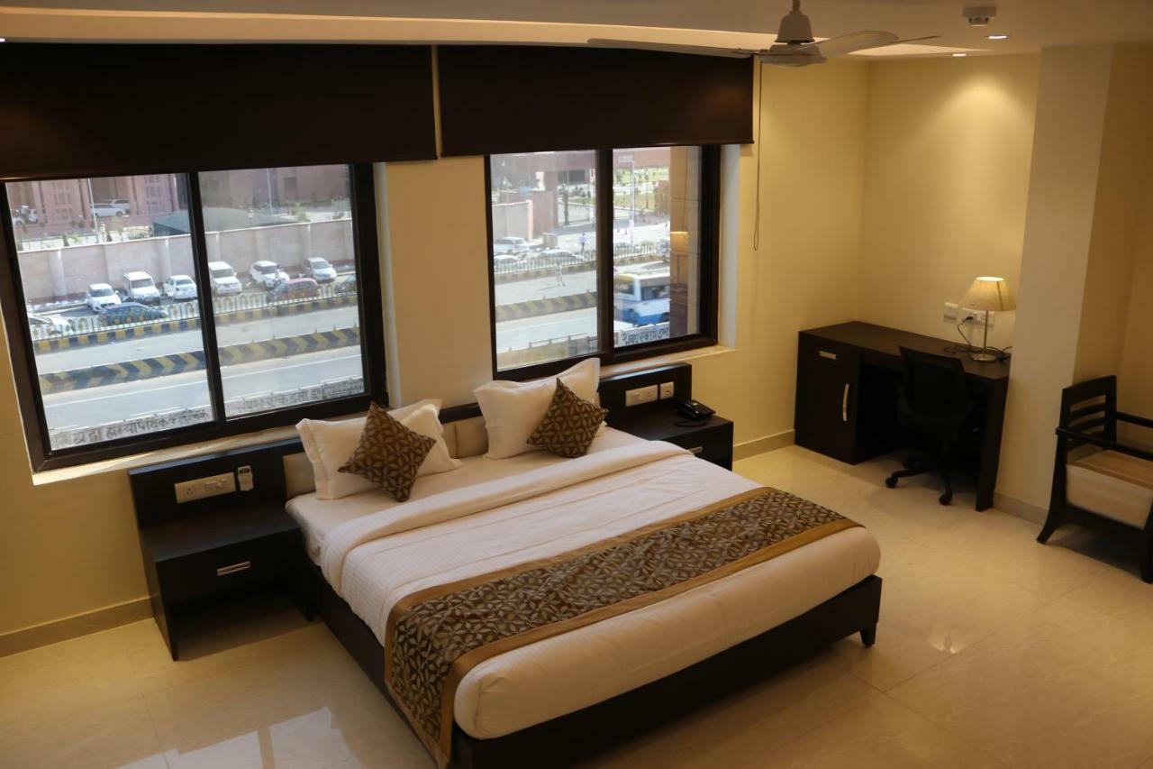 Hotel Solitaire Chinhat Zewnętrze zdjęcie