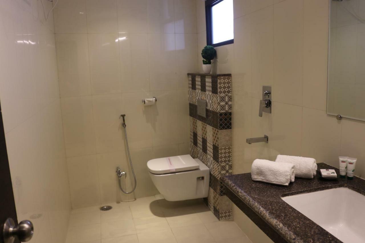 Hotel Solitaire Chinhat Zewnętrze zdjęcie