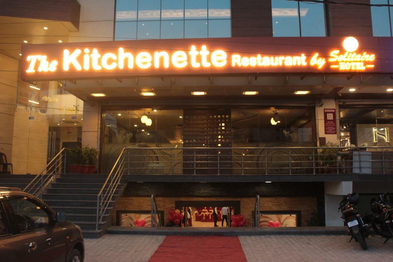 Hotel Solitaire Chinhat Zewnętrze zdjęcie